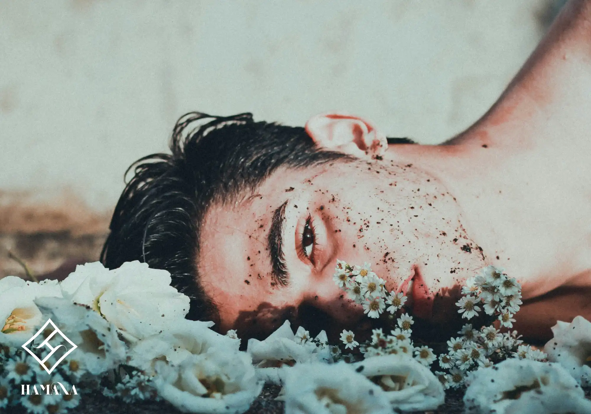 پسری با مشکلات پوستی